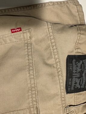 Levi's beige khaki 514 straight jeans label detail